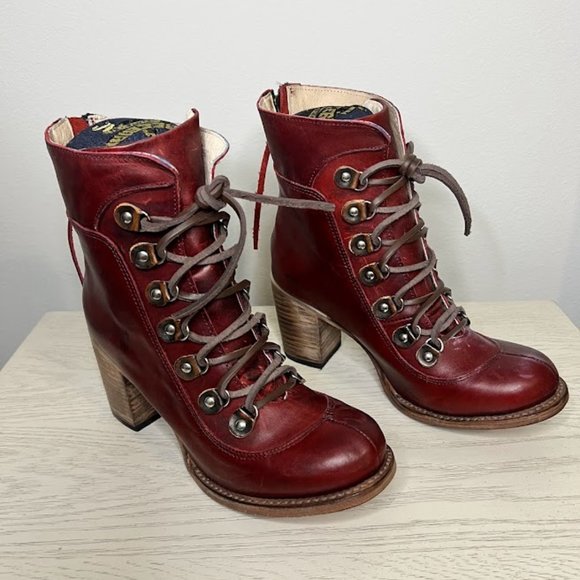 BNIB Freebird Red Borow Size 9 - Picture 2 of 5